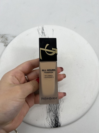 Ysl All Hours Foundation Luminous Matte Tester MN8