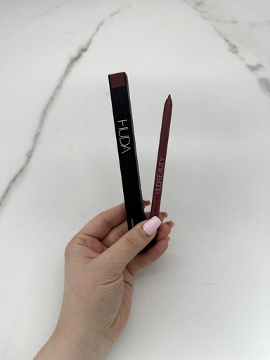 Huda Beauty Lip Contour Deep Rose