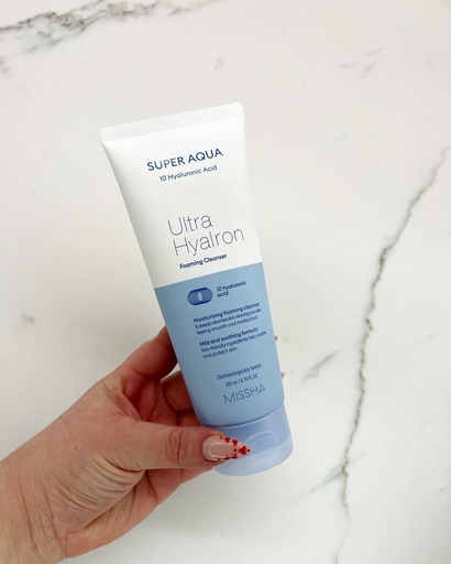 Missha Ultra Hyalunoric Foaming Cleanser