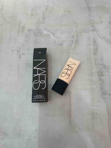 Nars Soft Matte Complete Foundation Fiji