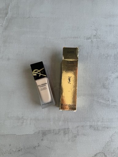 YSL All Hours Foundation LC5 