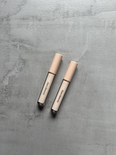 Rare Beauty Positive Light Under Eye Brightener Pa Stickerin E Ngjyres