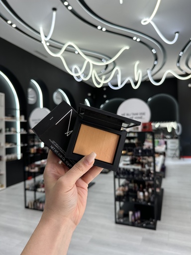 Nars Light Reflecting Setting Powder Shore