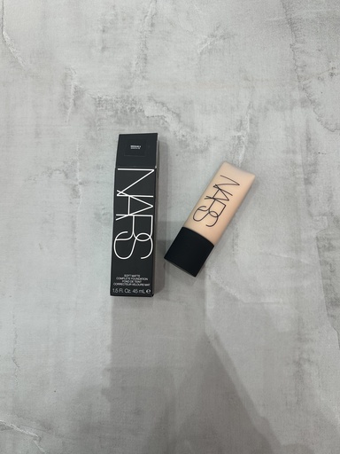 Nars Soft Matte Complete Foundation Santa Fe