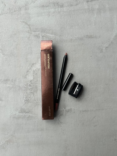 Hourglass Shape&Sculpt Lip Liner Uncover 4