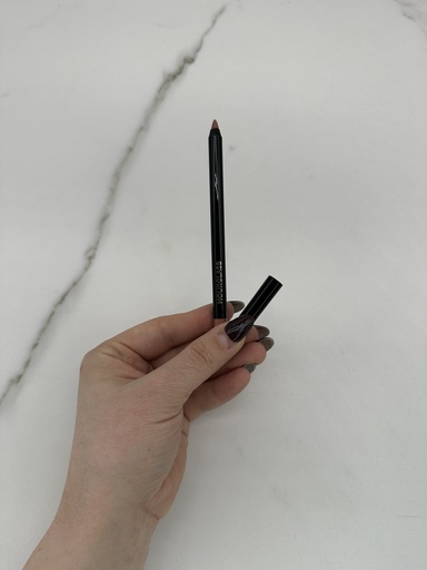 Hourglass Shape&Sculpt Lip Liner Expose 1