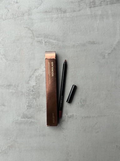 Hourglass Shape&Sculpt Lip Liner Candid 5