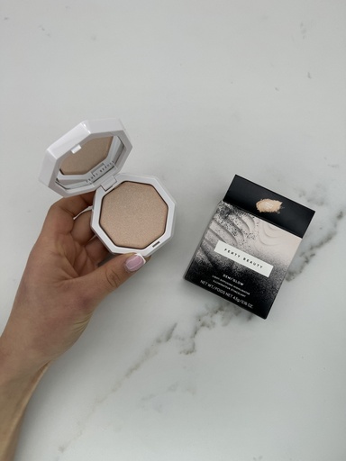 Fenty Light Diffusing Highlighter Pretty Purlz 01