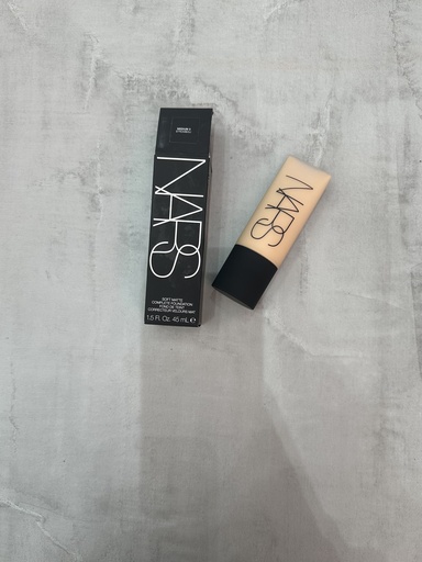 Nars Soft Matte Complete Foundation Stromboli 
