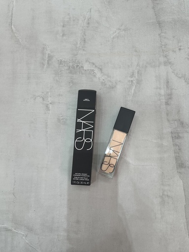 Nars Natural Radiant Foundation Mont Blanc