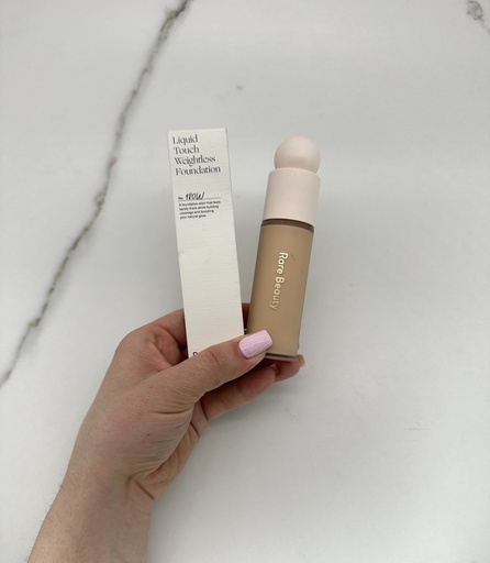 Rare Beauty Liquid Touch Weightless Foundation 180W