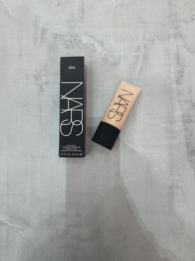 Nars Soft Matte Complete Foundation Barcelona