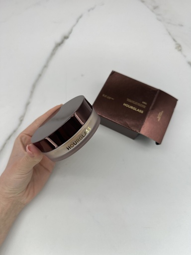 Hourglass Veil Translucent Setting Powder Medium