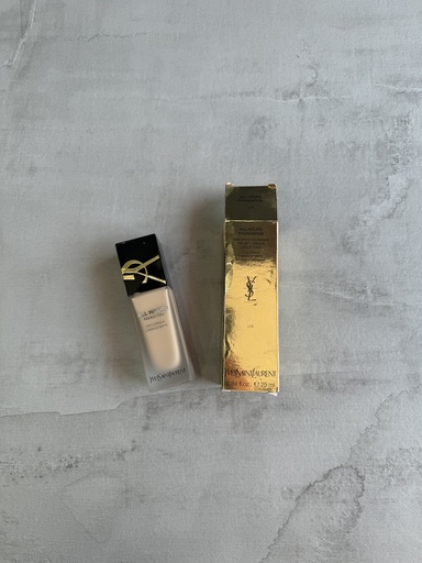 YSL All Hours Foundation LC6  