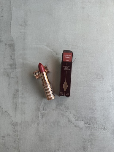 Charlotte Tilbury Kissing Lipstick So Red