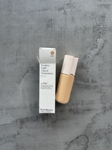 Rare Beauty Positive Light Tinted Moisturizer 22W 