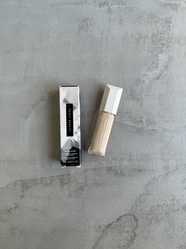 Fenty We're Even Hydrating Longwear Concealer 110W