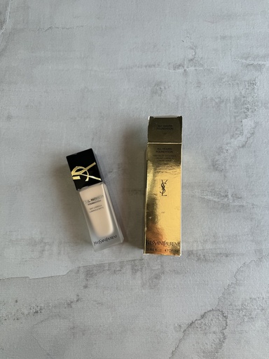 YSL All Hours Foundation LN7