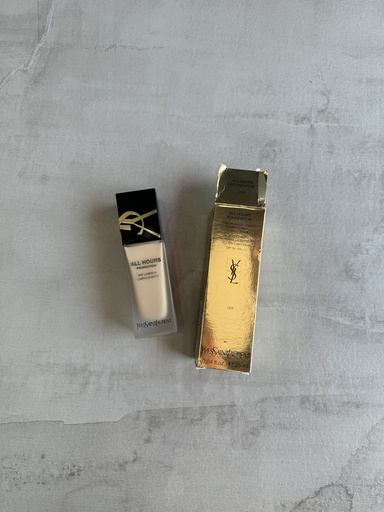 YSL All Hours Foundation LW8