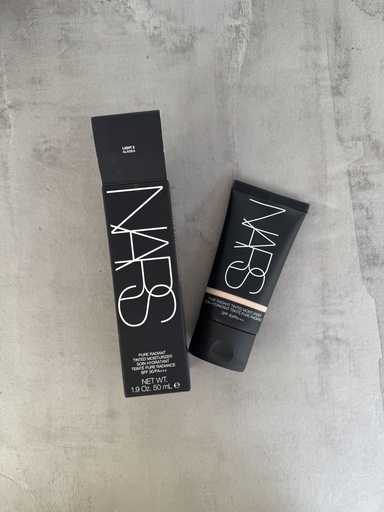 Nars Pure Radiant Tinted Moiturizer SPF30 Alaska