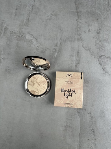 Ciate Marbled Light Iluminating Foundation Powder Cashmere