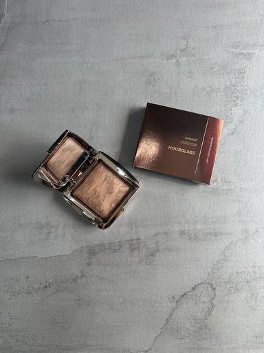 Hourglass Ambient Lighting Bronzer Radiant Bronze Light 