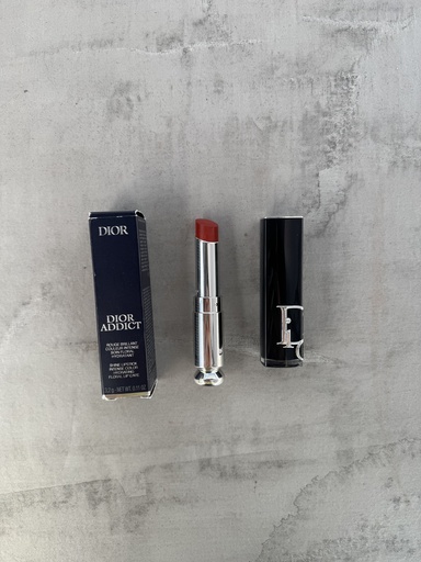 Dior Addict Shine Lipstick  Vinyl Red 845