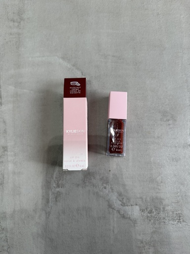 Kylie Skin Lip Oil Hazelnut Creme