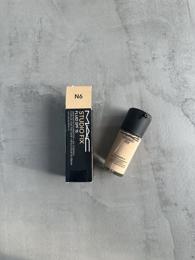 MAC Studio Fix Fluid SPF 15N6