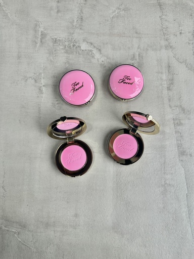 Too Faced Cloud Crush Blurring Blush Candy Cloud Pa Kuti Pa Sticker Ngjyre