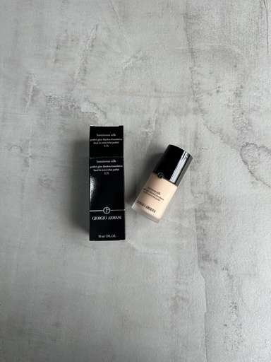 Giorgio Armani Luminous Silk Foundation 3.75