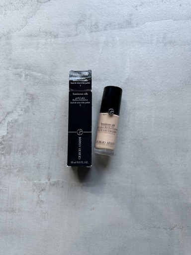 Giorgio Armani Luminous Silk Perfect Glow Flawless Foundation 5 18ml