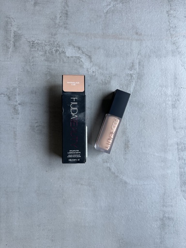 Huda Beauty Faux Filter Concealer Marmalade