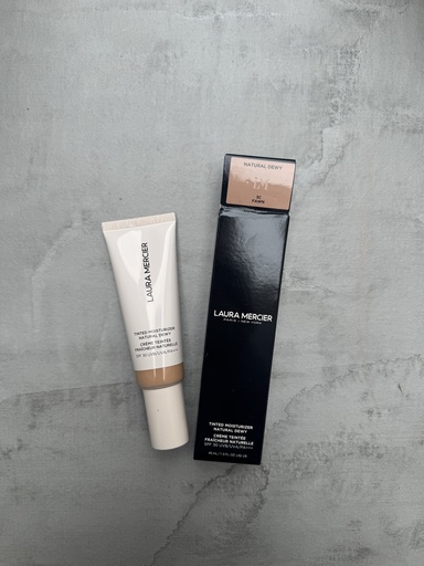 Laura Mercier Tinted Moisturizer Natural Dewy 3C Fawn