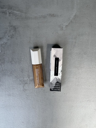 Fenty Beauty We'Re Even Hydrating Longwear Concealer 370N
