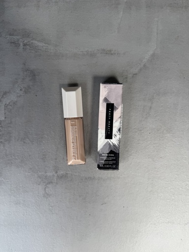 Fenty Beauty We'Re Even Hydrating Longwear Concealer 160W