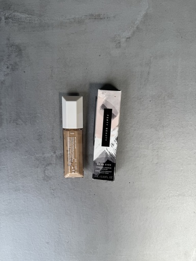 Fenty Beauty We'Re Even Hydrating Longwear Concealer 220W