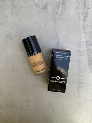 Giorgio Armani Luminous Silk Perfect Glow Flawless Foundation 6.25