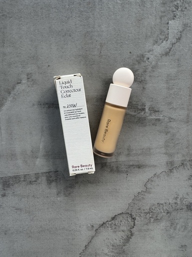 Rare Beauty Liquid Touch Brightening Concealer 250W