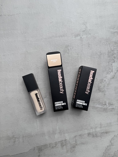 Huda Beauty Faux Filter Concealer Meringue 
