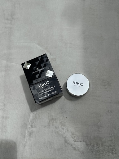 Kiko Milano Magnetic Nights Lights On Eyeshadow Lively Burgundy 02