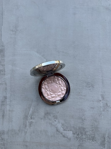 Dior Forever Glow Luminizer 03 Pink Halo