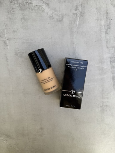 Giorgio Armani Luminous Silk Perfect Glow Flawless Foundation 4.25