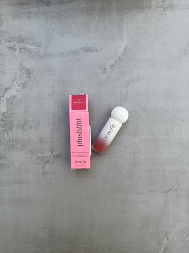 Benefit Plushtint Moisturizing Matte Lip Tint Red Velvet 20
