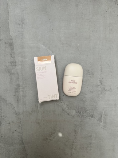 Kylie Cosmetics Skin Tint Blurring Elixir 4.5WN 30ml