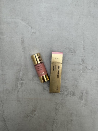 Hourglass Unreal Liquid Blush Scene