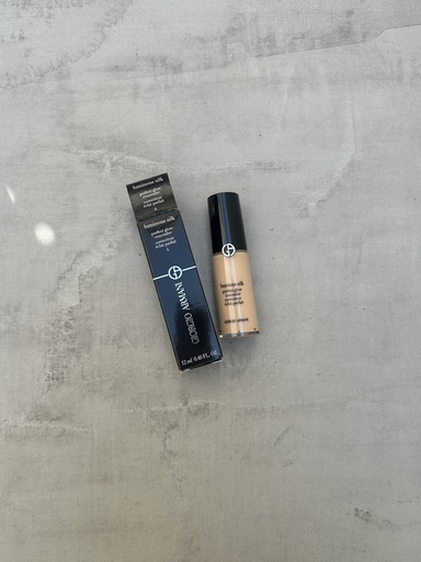 Giorgio Armani Luminous Silk Concealer 4