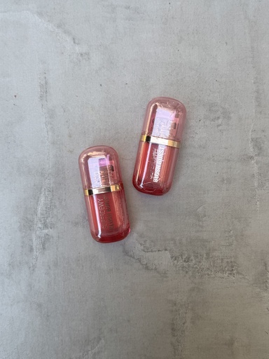 Revolution Superdewy Blush Burst Strawberry Milkshake Cool Pink